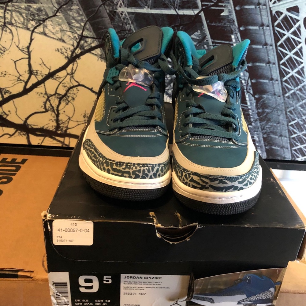 Jordan spizike size 9.5